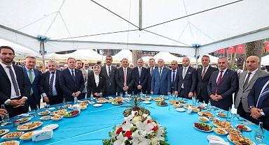 Şehir protokolü Ormanpark’ta bayramlaştı