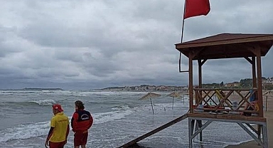Kandıra sahillerinde denize girmek yasaklandı.