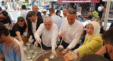 Tozlu Camii'nde Aşure Bereketi