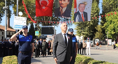 GAZİLER GÜNÜ HENDEK'TE TÖRENLE KUTLANDI
