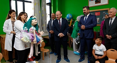 Vali Karadeniz Öğrencilerin Heyecanlarına Ortak Oldu