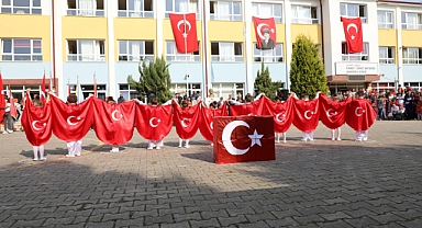 Ferizli'de Cumhuriyetin 100. Yılı Coşkulu Etkinliklerle Kutlandı