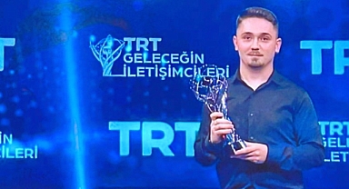 Geleceğin İletişimcileri Yarışmasında 2'inci Oldu