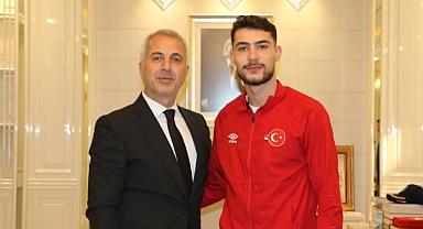 Hendek Belediyesi Karate Takım Sporcusu Temizel Zirvede