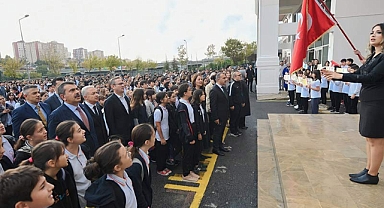 Pazartesi Tüm Okullarda Şehitlerimiz İçin Saygı Duruşunda Bulunulacak