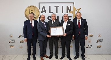 Altın Esnaflar Belgelerini Aldı