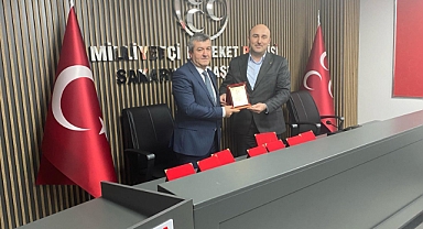 MHP Adapazarı'ndan Meclis Üyelerine Plaket