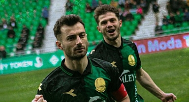 Sakaryaspor, sahasında Çorum FK'yı 3-1 mağlup etti.