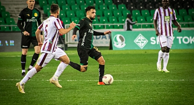 Sakaryaspor, Teksüt Bandırmaspor'u 1-0 Yendi
