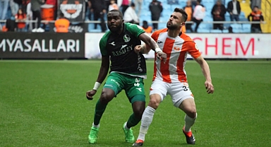 Adanaspor ile Sakaryaspor Berabere Kaldı