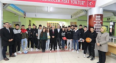 Erenler Belediyesi’nden Okullara Tam Destek