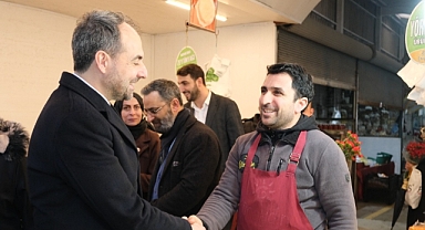 SP Büyükşehir Adayı Ayhan'dan Akyazı'da Esnaf ve Vatandaş Ziyareti