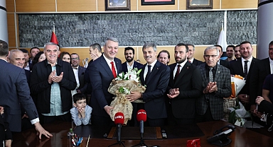 Başkan Alemdar Görevi Osman Çelik'e Teslim Etti