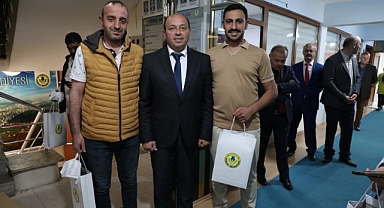 Ferizli Belediye Başkanı Mehmet Ata Personeliyle Bayramlaştı