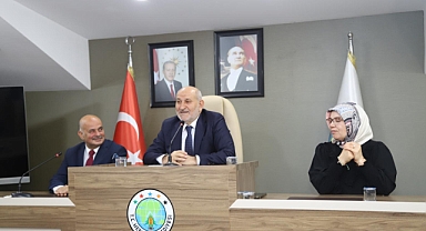 Hendek’li Muhtarlar Başkan İrfan Püsküllü’yü Ziyaret Etti 