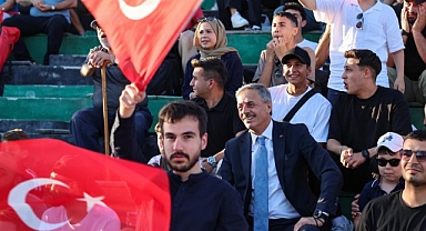 Milli Maç Heyecanı Yine Millet Bahçesi’ndeki Dev Ekranda