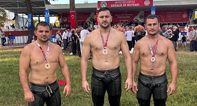 Sakarya’nın Pehlivanları Tarihi Akbalık Güreşleri’ne Damga Vurdu