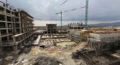 Sakarya Şehir Hastanesi İnşaatında İşçilerin Kaldığı Prefabrik Yapının Tavanı Çöktü