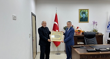 Malezya Heyetinden İlahiyat Fakültesi'ne Ziyaret