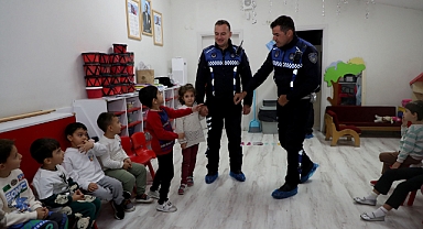 Sakarya’nın Minikleri Trafik Kurallarını Büyükşehir Zabıtası’ndan Öğreniyor