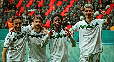 Sakaryaspor 3 puanı 2 golle kazandı