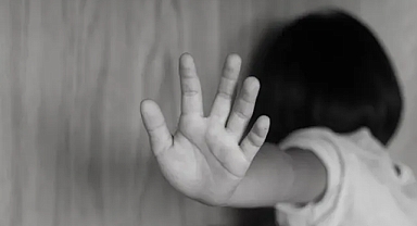 Akyazı’da 2 Yaşındaki Çocuğa Şiddet İddiası: Şüpheli Gözaltında 