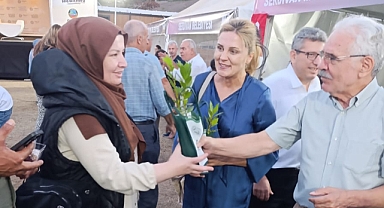  Trabzonlular Festivalde Fidan Dağıtımıyla Farkındalık Yarattı 