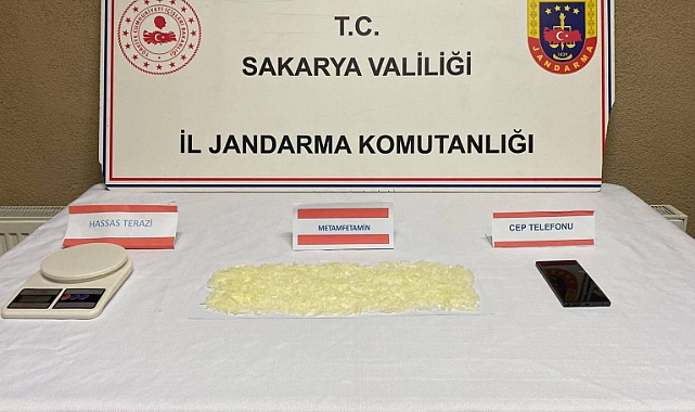 Jandarmadan Otel Odasına Uyuşturucu Baskını 