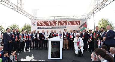 Sakarya'da Binlerce Kişi Kol Kola 'Özgür Filistin' İçin Yürüdü 