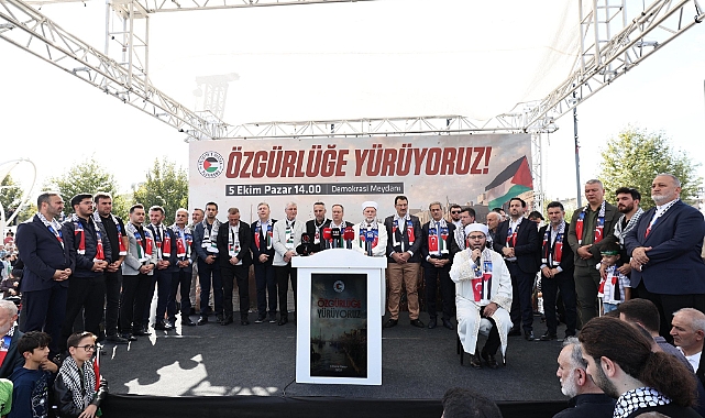 Sakarya'da Binlerce Kişi Kol Kola 'Özgür Filistin' İçin Yürüdü