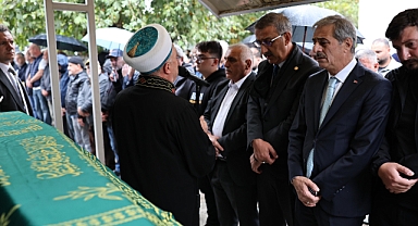 Selami Öztürk Toprağa Verildi