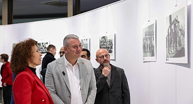 Serdivan Belediyesi Cumhuriyetin 102. Yılını İki Farklı Etkinlikle Kutladı 