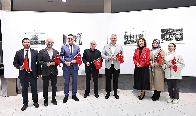 Serdivan Belediyesi Cumhuriyetin 102. Yılını İki Farklı Etkinlikle Kutladı 