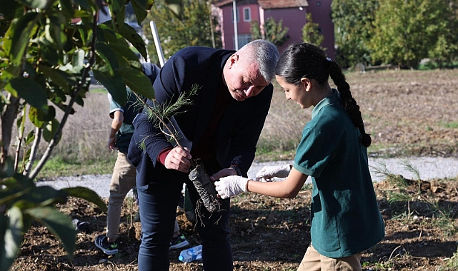 Serdivan’da Milli Ağaçlandırma Günü İçin Fidanlar Toprakla Buluştu 
