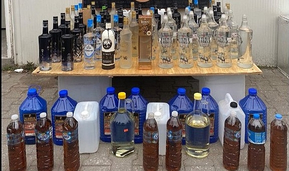 Bidonlar Dolusu Sahte İçki Yakalandı 