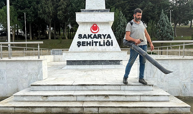 Serdivan Şehitliği'nde Kapsamlı Yeşil Alan Bakımı 