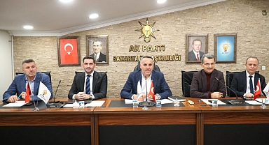 AK Parti Sakarya Teşkilatı'nda Değerlendirme Toplantıları Yapıldı 