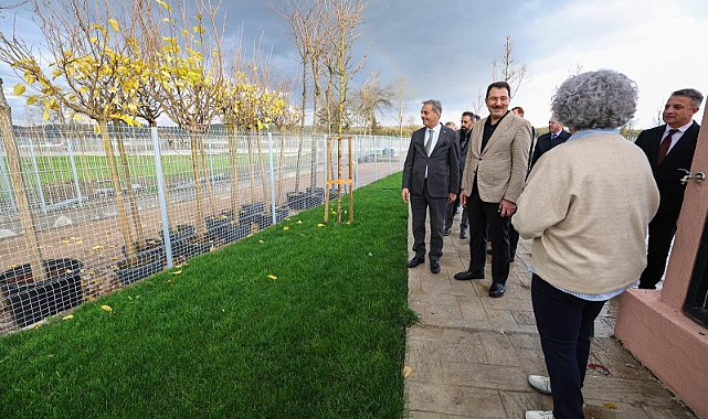Yavuz, Sokak Hayvanları Doğal Yaşam Kampüsü'nü İnceledi