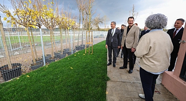 Yavuz, Sokak Hayvanları Doğal Yaşam Kampüsü'nü İnceledi