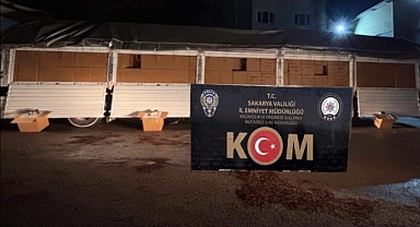 Otoyolda Durdurulan Tırdan 8 Milyon Kaçak Makaron Çıktı 