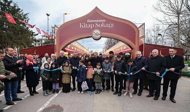 Ramazan Geleneği Kitap Sokağı Kapılarını Açtı