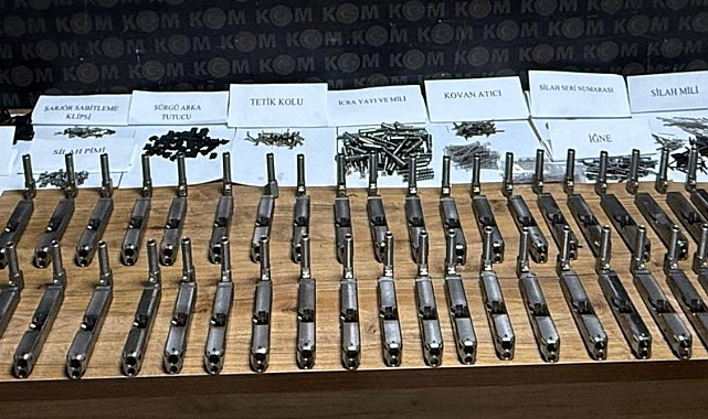 Araç Kapılarından Cephanelik Çıktı 