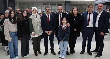 Erenler Belediyesi’nde Bayramlaşma Programına Yoğun İlgi
