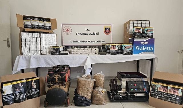Jandarma Kapıyı Çaldı, Evden Kaçak Tütün Atölyesi Çıktı!
