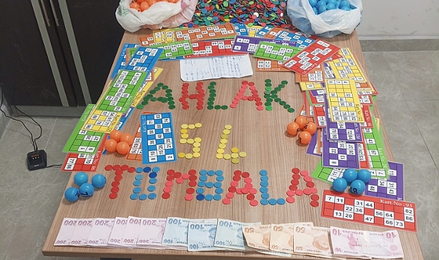 Polisten Canlı Yayında Tombala Baskını