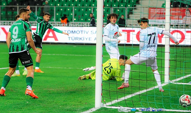 Sakaryaspor'dan Moral Galibiyeti 