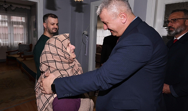 Serdivan'da Yaşlılar Haftası'nda Anlamlı Ziyaret