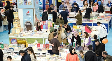 2. Kitap Fuarı Yüzbinlerce Ziyaretçiyi Ağırladı 