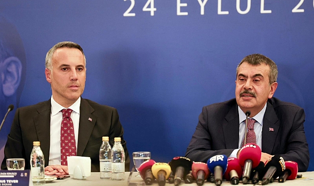 AK Parti’den Bakan Tekin’e Destek 