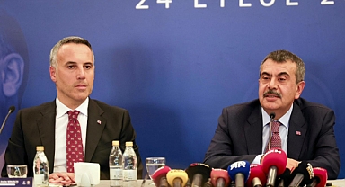 AK Parti’den Bakan Tekin’e Destek 